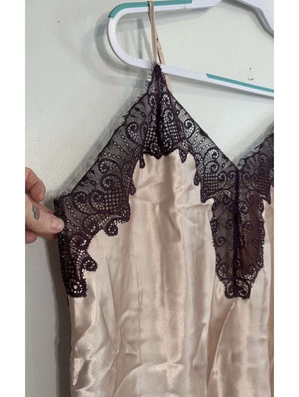 Cacique Luxurious Satin Beige Chemise Dark Purple Lace Contrast Size 18/ 20 EUC.